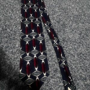Danielli Milano / Geometric Patterned Tie in Red and Black